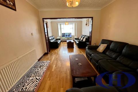 4 bedroom terraced house for sale, Leamington Road, Southall