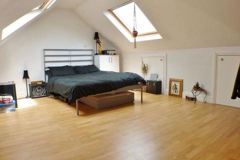 5 bedroom apartment to rent - Robin Hood Way, Kingston