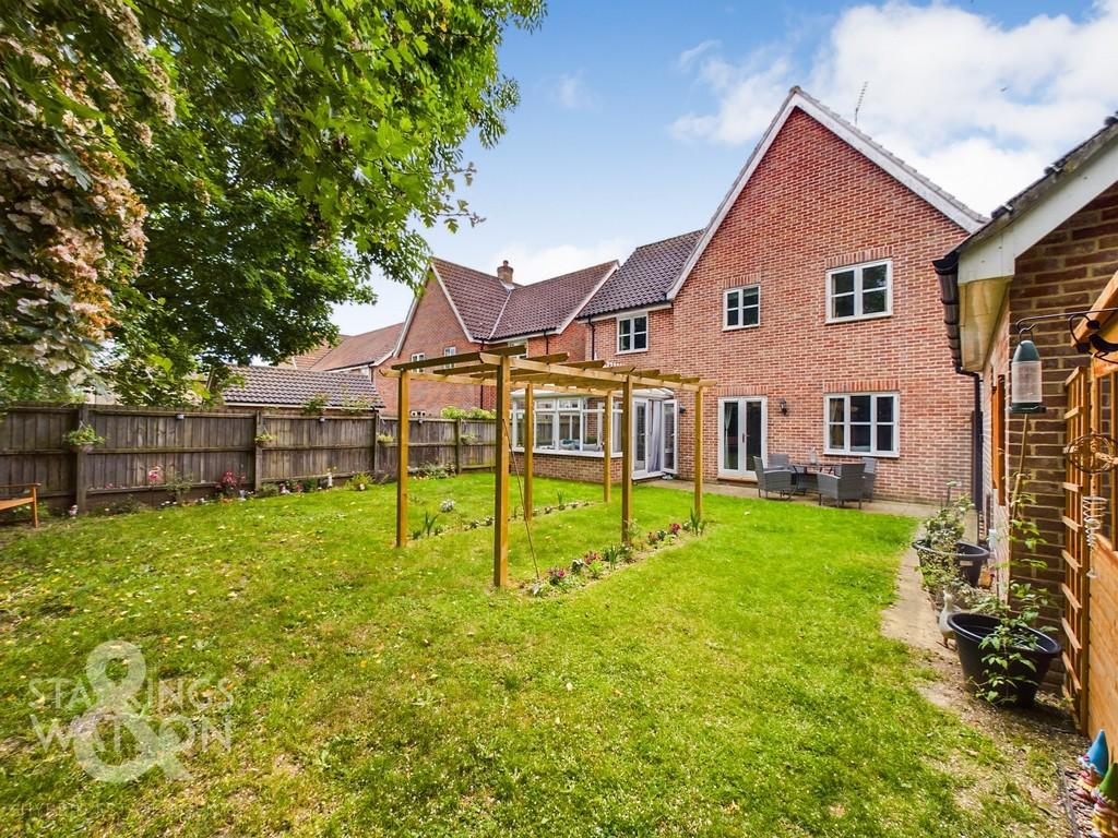 Doune Way, Harleston 4 bed detached house for sale £440,000
