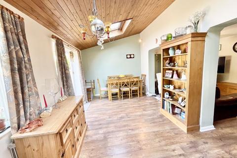 3 bedroom semi-detached house for sale - Tilling Drive, Stone