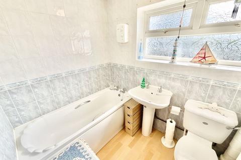 3 bedroom semi-detached house for sale - Tilling Drive, Stone