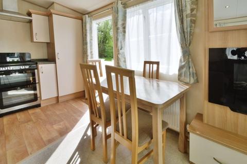3 bedroom park home for sale - Kingfisher Lake, Cotswold Hoburne, Cotswold Water Park