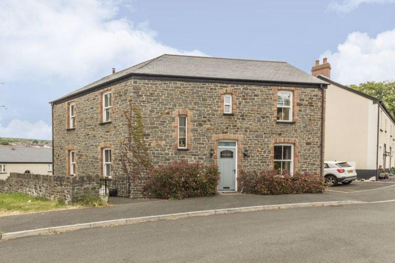 Woodland View, Pontypool REF 00022008 4 bed detached house for sale £400,000