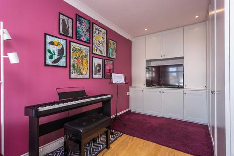 22 Tymawr, Caversham, Reading, RG4 7XR