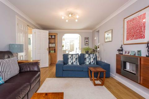 22 Tymawr, Caversham, Reading, RG4 7XR