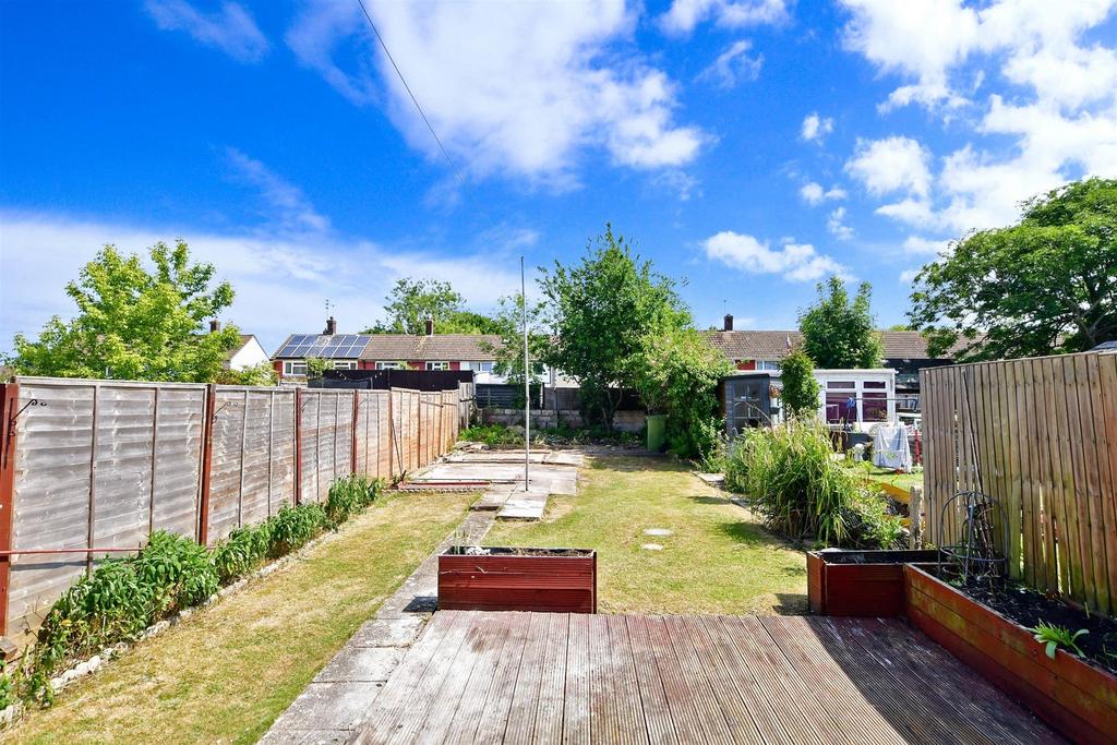 Barncroft Way, Havant, Hampshire 3 bed terraced house £200,000