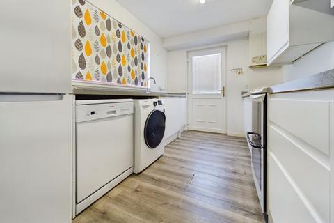 8 Arnum Place, Carluke, ML8 4EE
