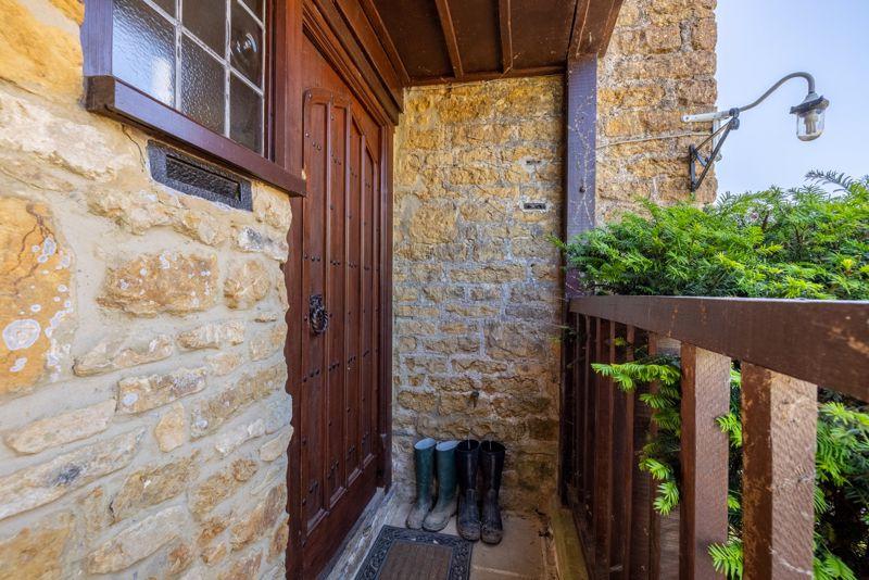 Cary Road, North Cadbury 3 bed character property £465,000
