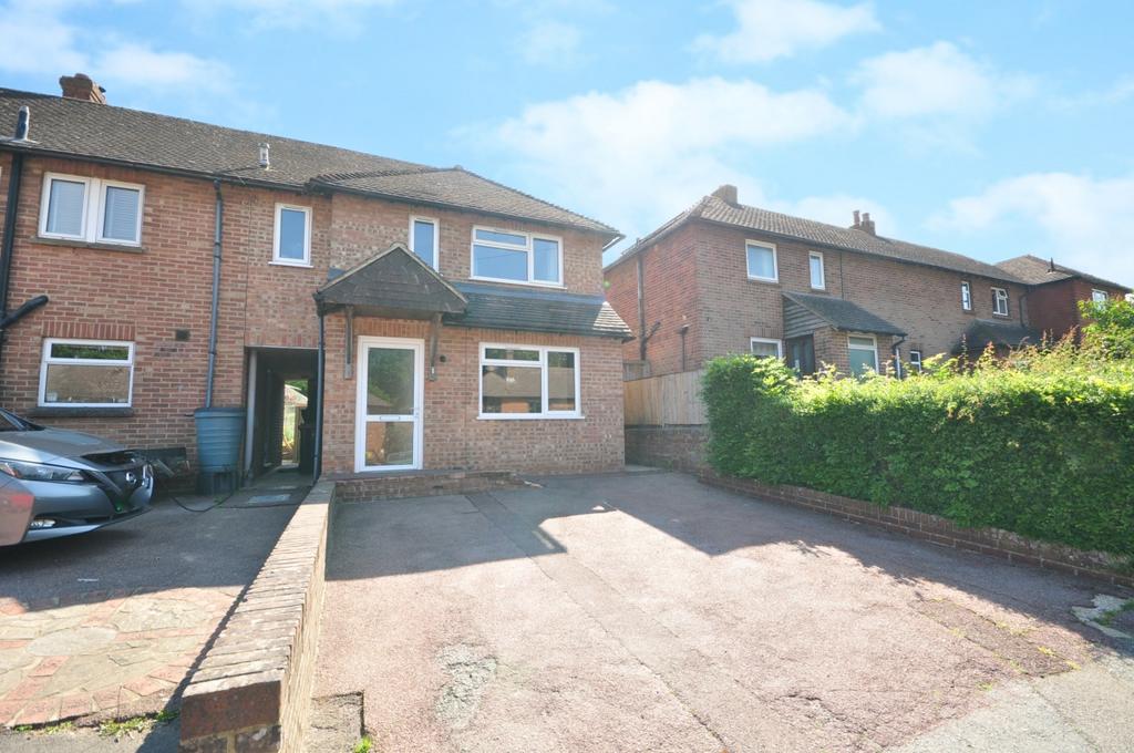 Bracken Close, Crowborough, TN6 2 bed end of terrace house £1,200 pcm