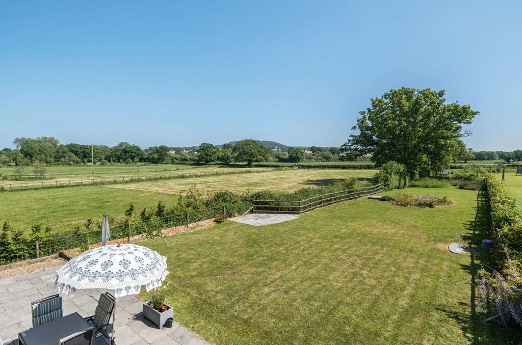 Peasmarsh, Ilminster, Somerset, TA19 4 bed house for sale £575,000