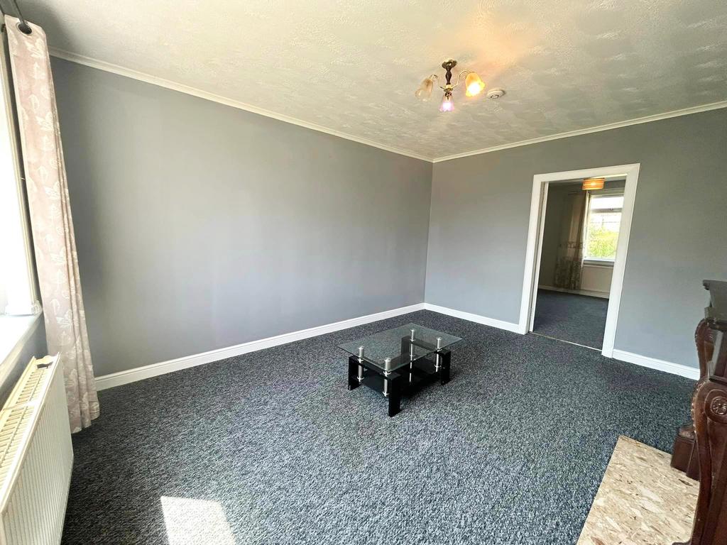 Sinclair Street, Stevenston KA20 2 bed ground floor flat £62,500