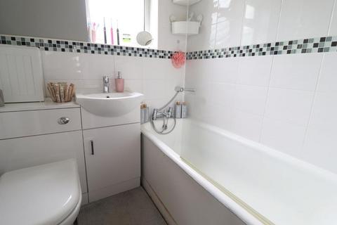 152 Chesford Road, Luton, LU2 8DS