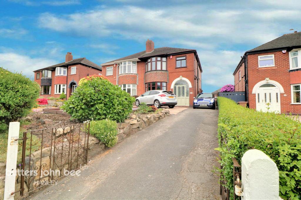 StokeOnTrent ST6 2 3 bed semidetached house for sale £190,000