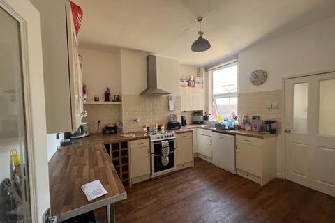 3 bedroom terraced house to rent, Rodney Street, Birkenhead