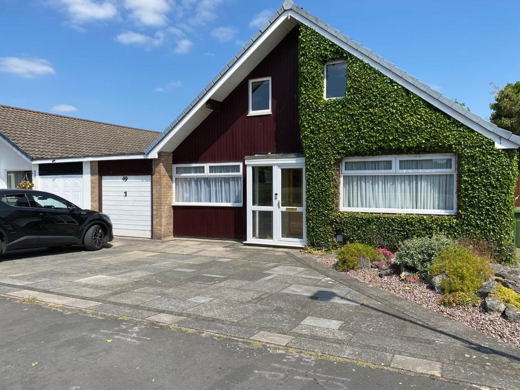 Larkhill Lane, Formby, Liverpool, L37 4 bed link detached house £595,000