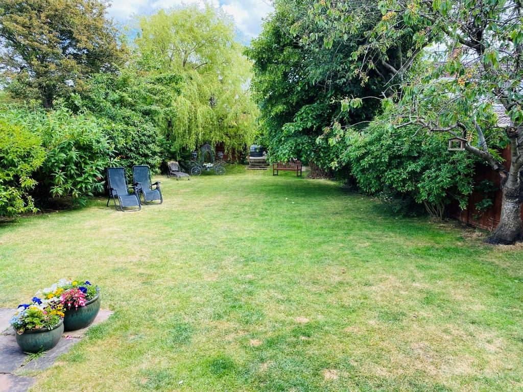 Larkhill Lane, Formby, Liverpool, L37 4 bed link detached house £595,000