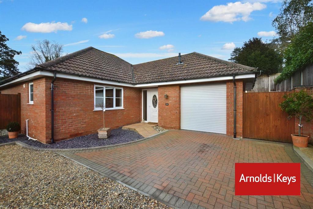 Hooks Hill Road, Sheringham 3 bed detached bungalow £450,000