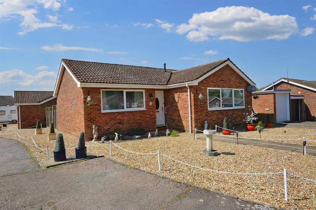 Caxton Park, Beeston Regis 3 bed detached bungalow for sale £330,000