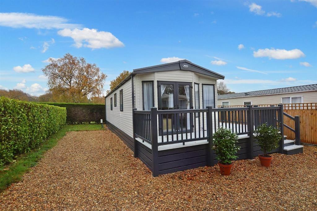 Upper Sheringham, Sheringham 2 bed mobile home for sale £103,750