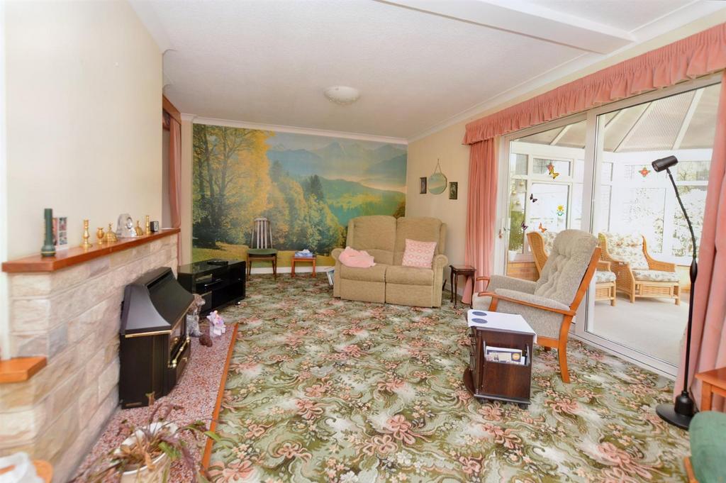 East Runton 3 bed chalet for sale £365,000