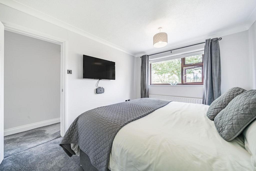 2nd view MASTER BEDROOM.jpg
