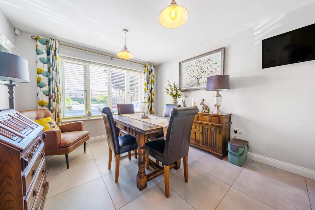 DINING AREA.jpg