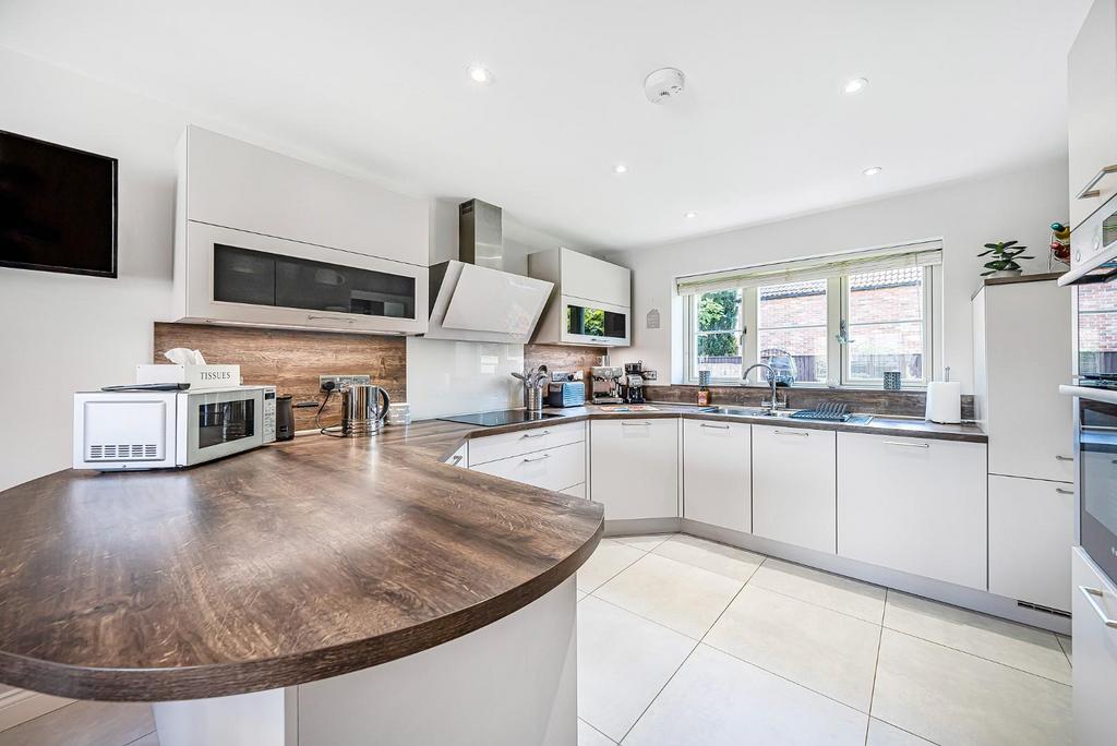 KITCHEN.jpg