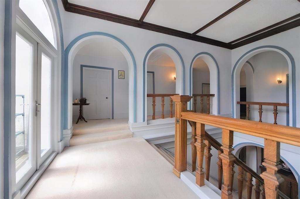 Galleried Landing.JPG