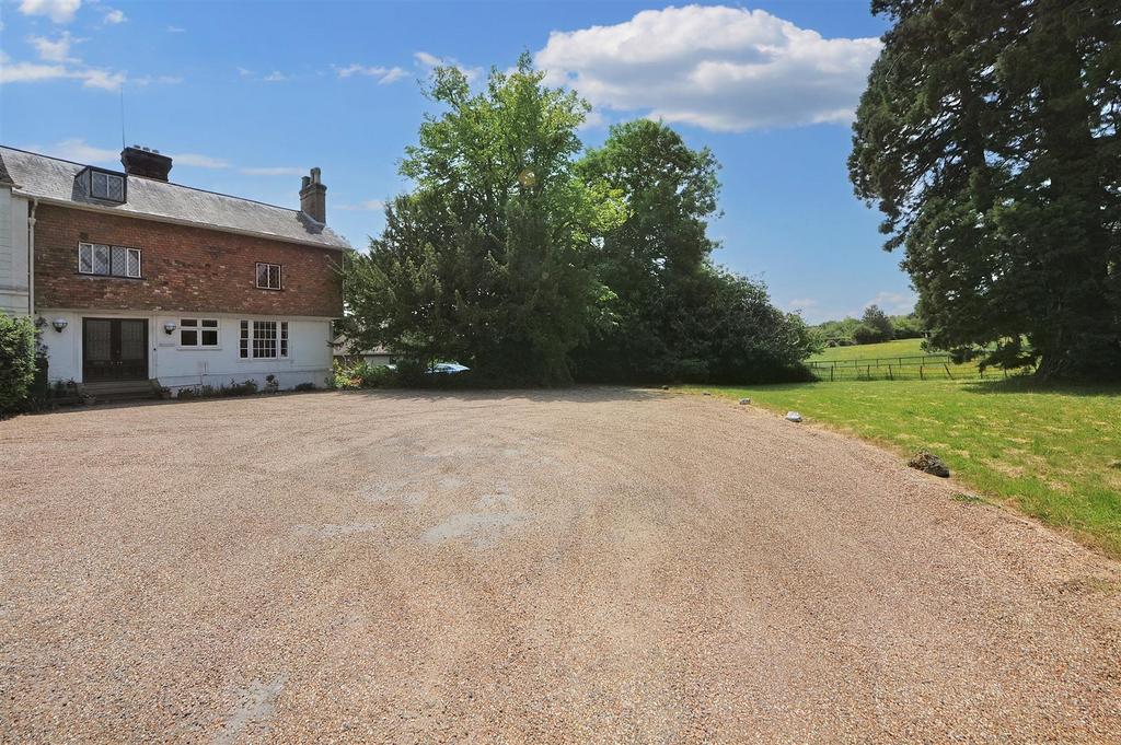 Gravelled Driveway.JPG