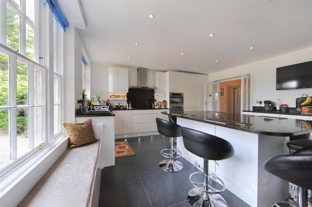 ## Kitchen-Breakfast Room..JPG