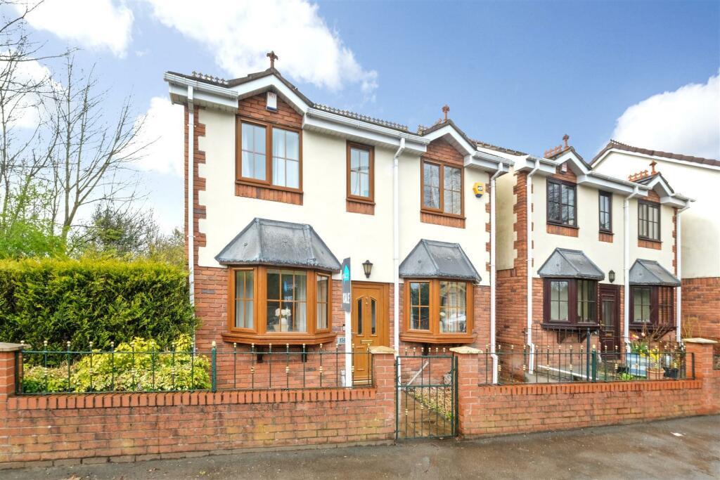 Delph Road, Brierley Hill, DY5 2BD 4 bed detached house for sale £245,000