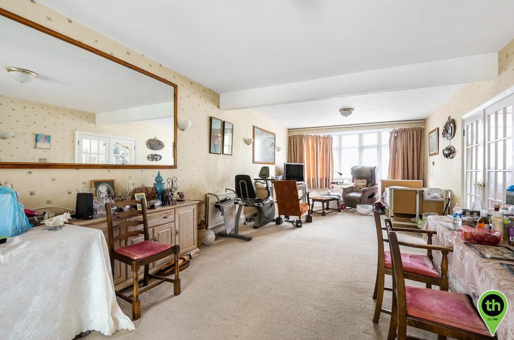 Hillside Gardens, Edgware 4 bed semidetached house £750,000