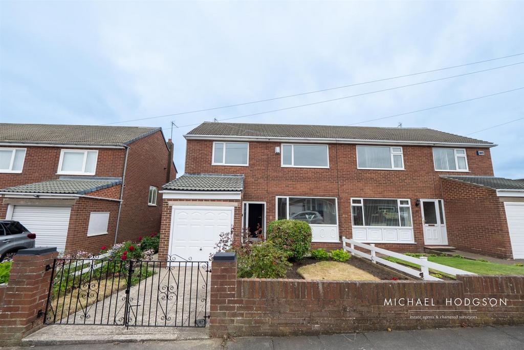 Acklam Avenue, Grangetown, Sunderland 3 bed semidetached house for