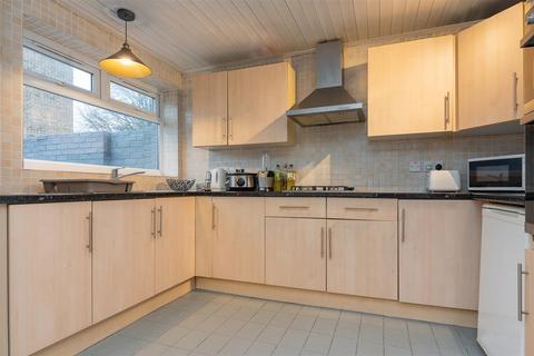 1 bedroom in a house share to rent - Surbiton