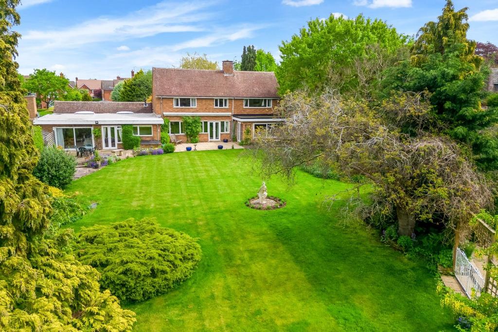 Banbury Road, StratforduponAvon 3 bed detached house for sale £1,250,000