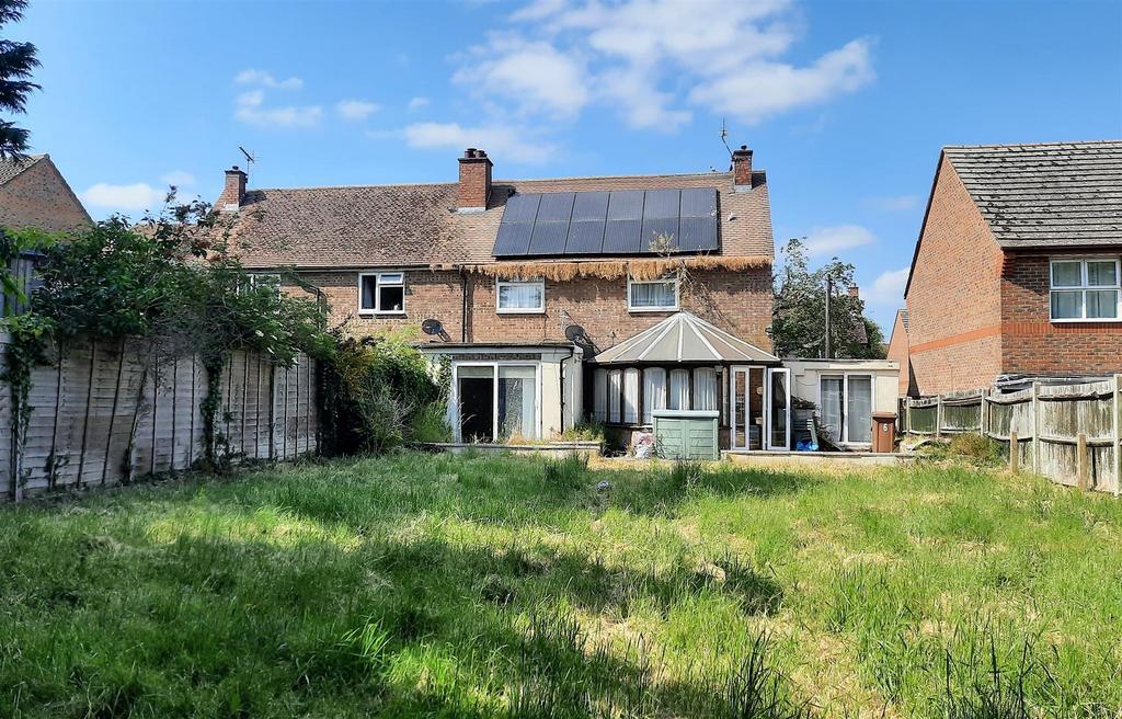 Scott Avenue, Stanstead Abbotts 4 bed semidetached house for sale £