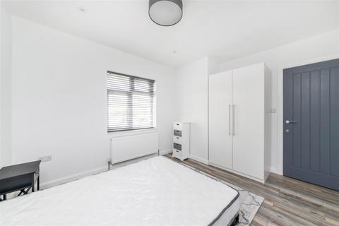 2 bedroom maisonette to rent, Noel Road, Acton, W3