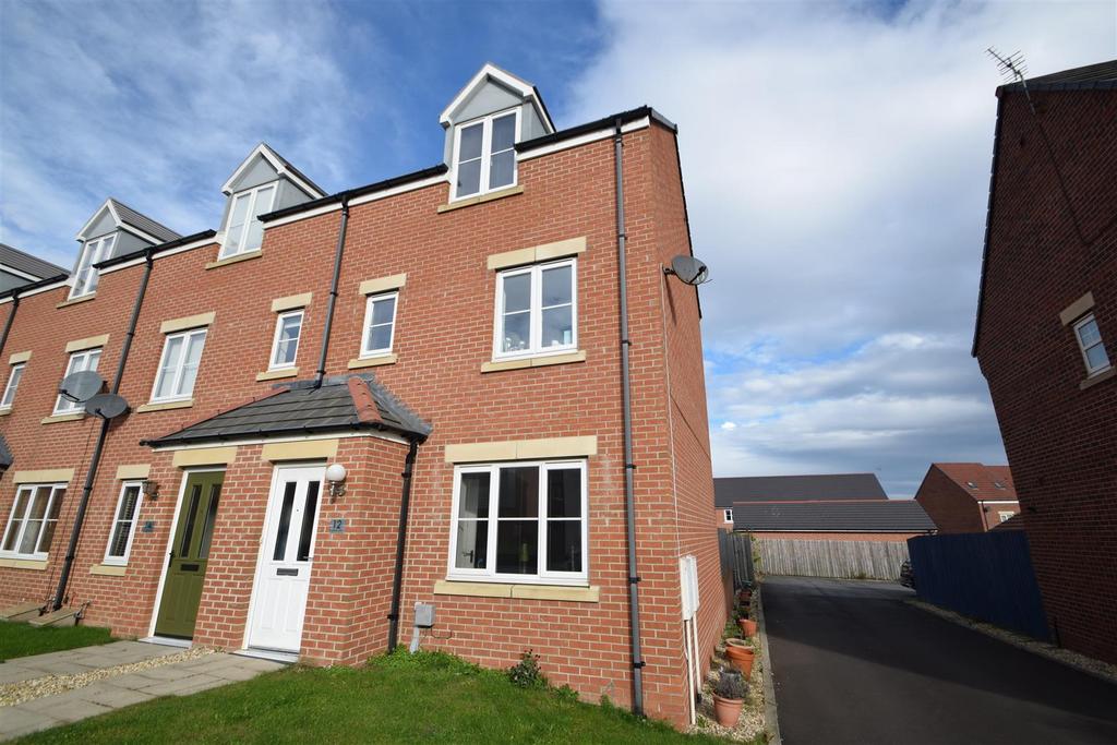 Countess Way, Shiremoor, Newcastle... 3 bed townhouse £1,050 pcm (£