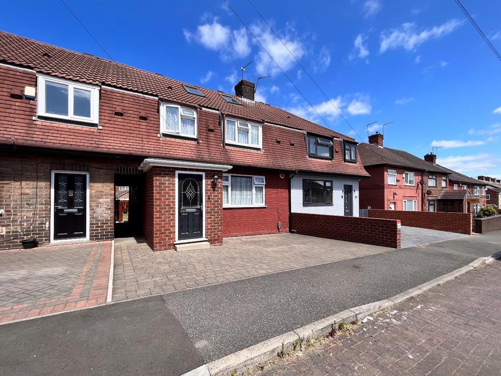 Woodsome Estate, Batley, West Yorkshire 4 bed terraced house for sale