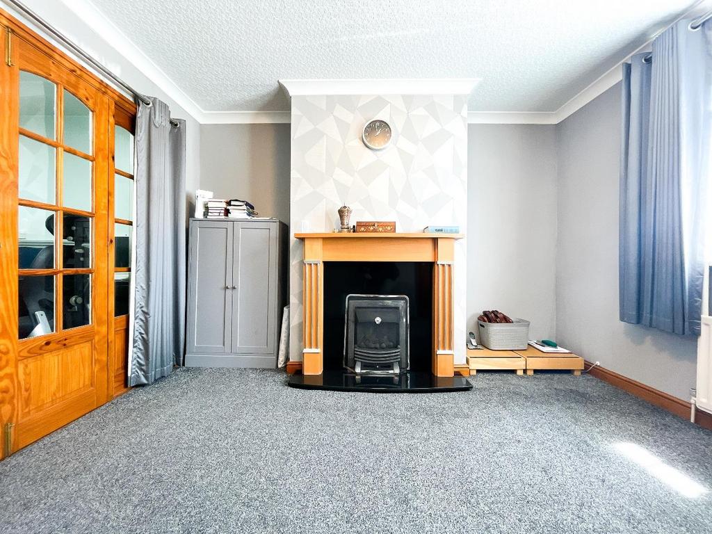Woodsome Estate, Batley, West Yorkshire 4 bed terraced house £225,000