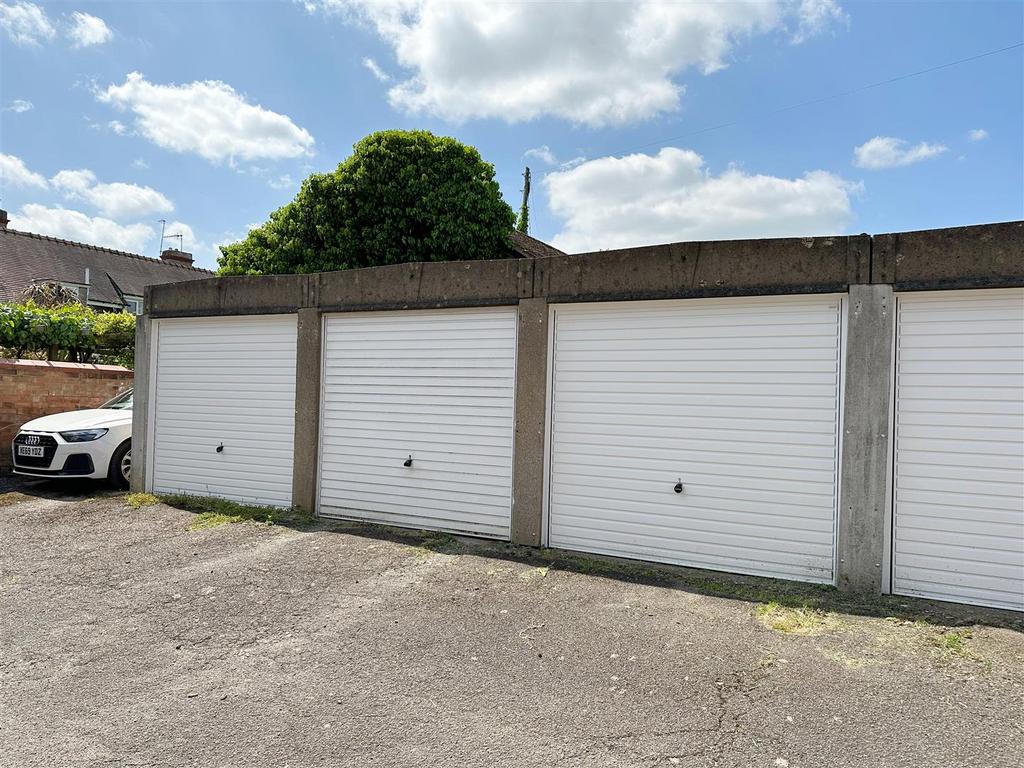 Grove Road, StratfordUponAvon Garage £19,950