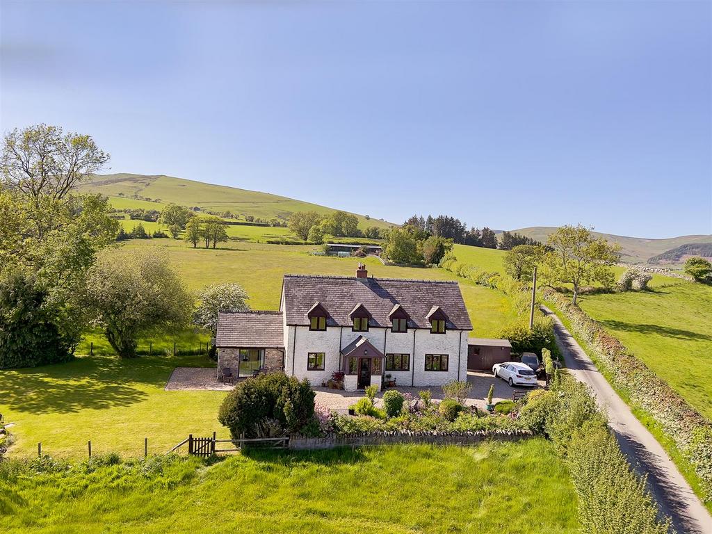 Llanrhaeadr Ym Mochnant, Oswestry 4 bed house for sale £450,000