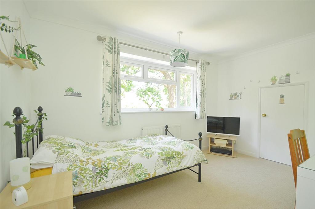 Bed3.jpg