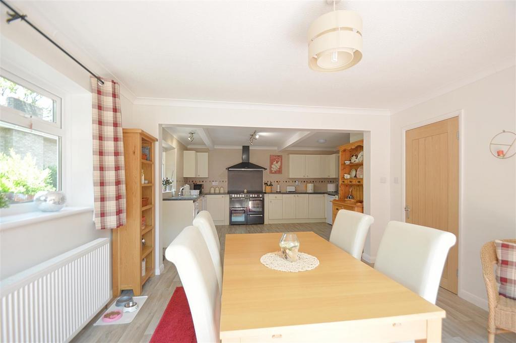 Kitchen Diner1.jpg