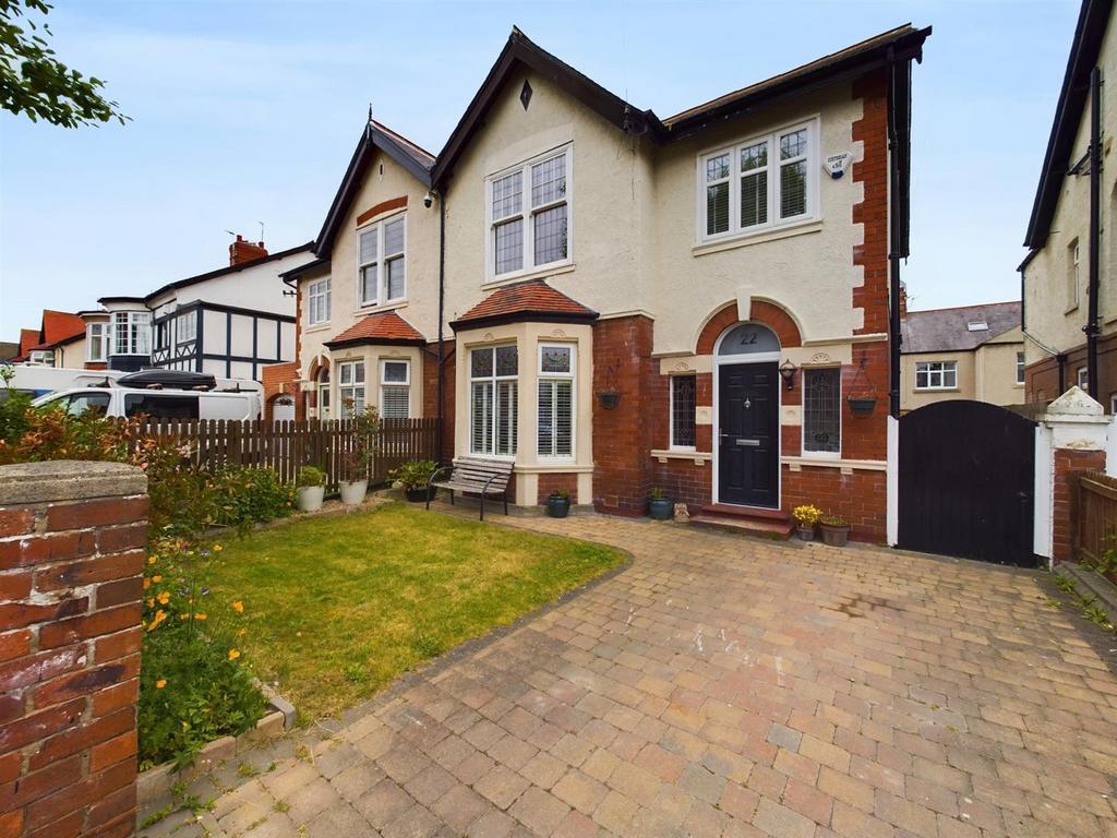 Evesham Avenue, Whitley Bay 4 bed semidetached house £595,000