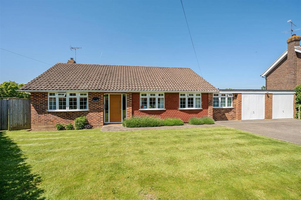 Ricksons Lane, West Horsley 3 bed bungalow for sale £1,075,000