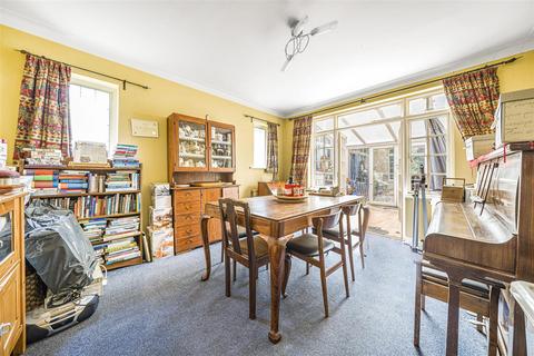 18 Garrard Road, Banstead, SM7 2ER