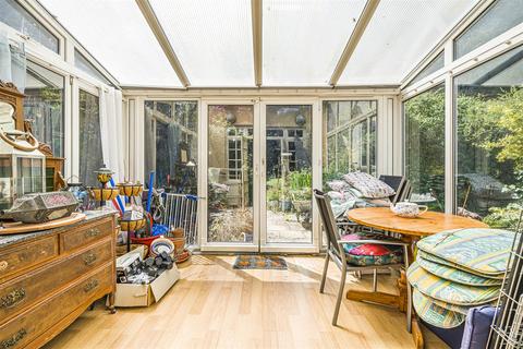18 Garrard Road, Banstead, SM7 2ER