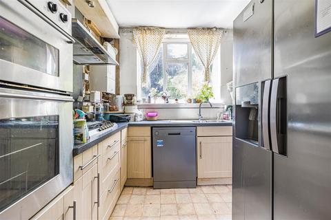 18 Garrard Road, Banstead, SM7 2ER