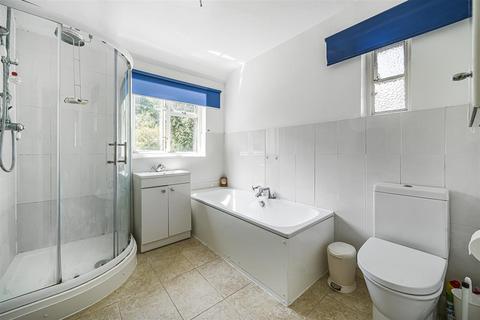 18 Garrard Road, Banstead, SM7 2ER